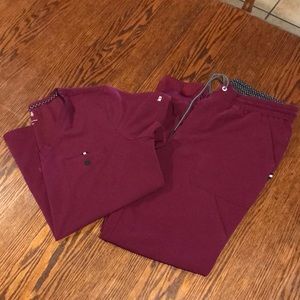 Koi Basic scrub set maroon